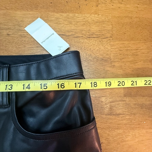 Abercrombie & Fitch Black Cropped Pants - Picture 6 of 9